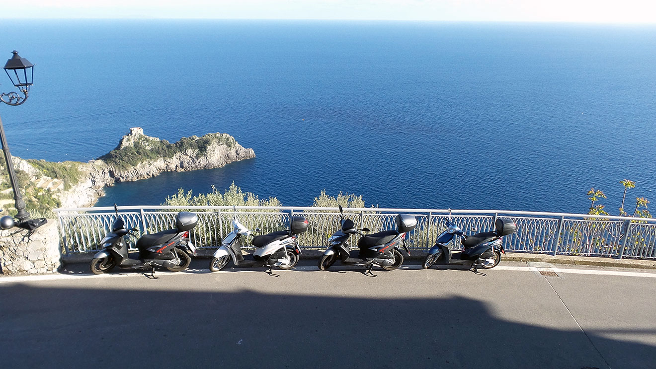 Rent a Scooter Amalfi Coast Noleggio scooter in Costiera Amalfitana